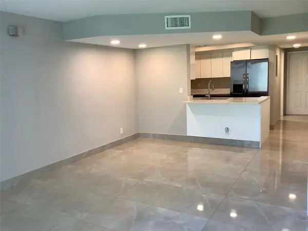 Deerfield Beach, FL 33442,65 Deer Creek Rd #102