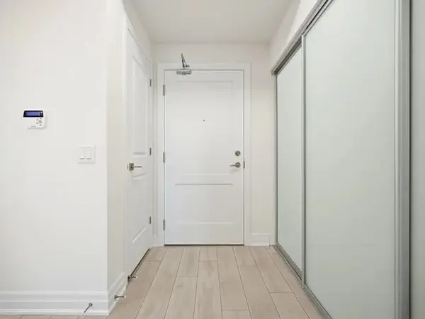 Mississauga, ON L5B 0N6,30 Elm ST W #1807