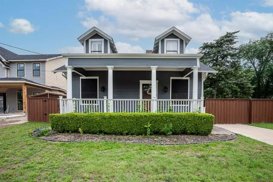 715 S Barnett Avenue, Dallas, TX 75211