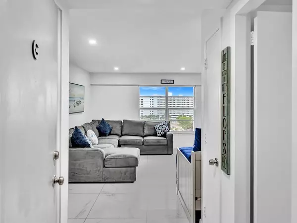 5100 Dupont Blvd #8G, Fort Lauderdale, FL 33308