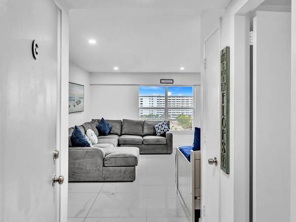 5100 Dupont Blvd #8G, Fort Lauderdale, FL 33308