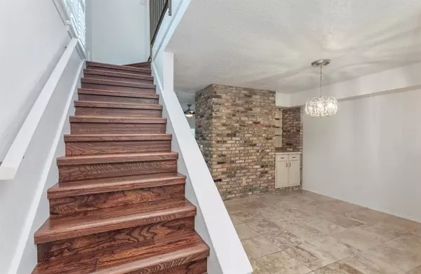 Dallas, TX 75248,15151 Berry Trail #201