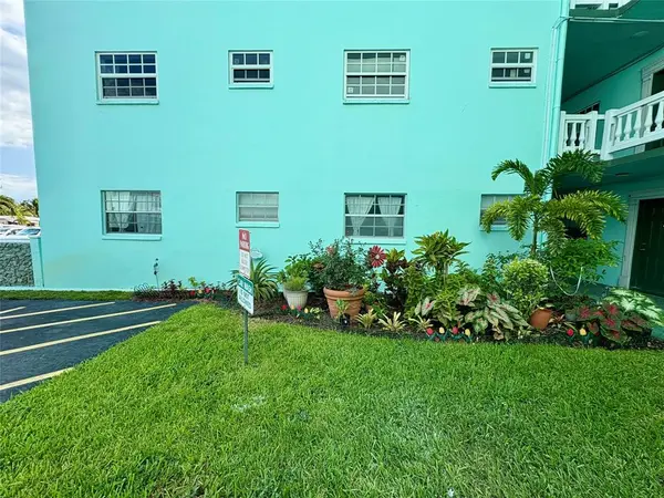 Lauderdale Lakes, FL 33319,4401 NW 41st St #110