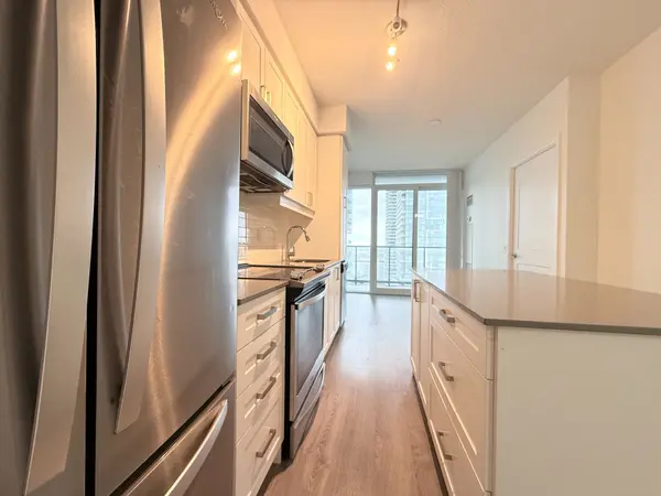 Vaughan, ON M5B 1L4,7895 Jane ST #1711