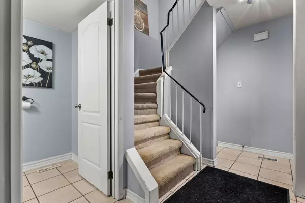 Hamilton, ON L9H 7E2,17 Glaceport AVE