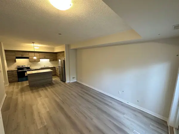 Cambridge, ON N1R 0E2,25 Isherwood AVE #113