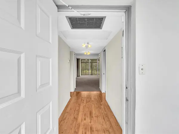 Pompano Beach, FL 33069,625 S Oaks Dr #305