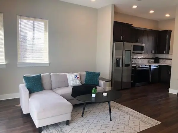 Fort Worth, TX 76104,324 Feliks Gwozdz Place #200