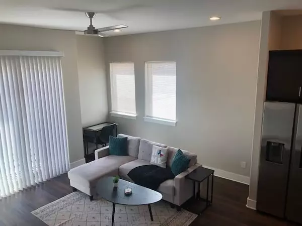 Fort Worth, TX 76104,324 Feliks Gwozdz Place #200