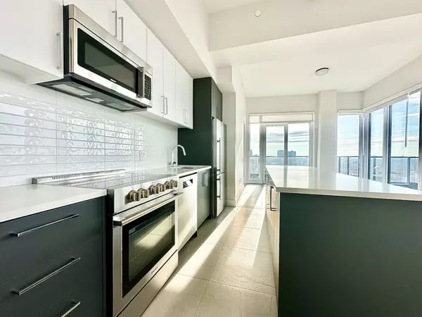 Toronto C04, ON M6B 2Y9,2525 Bathurst ST #1303