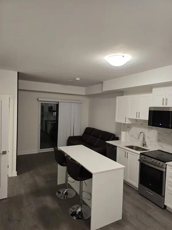 Newmarket, ON L3Y 0J2,715 Davis DR #B 709