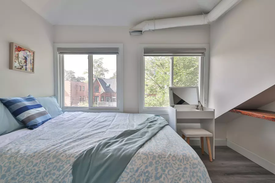 5 Sorauren AVE #7, Toronto W01, ON M6R 2C6