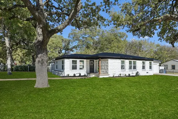 Dallas, TX 75217,1428 Hawley Lane