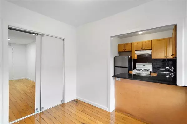 Rockaway Park, NY 11694,129 Beach 118th ST #2L