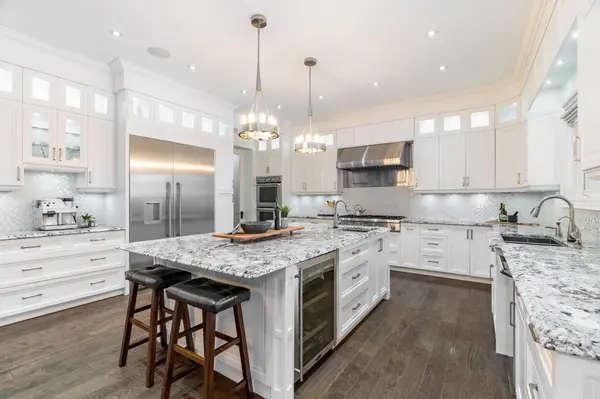 Bradford West Gwillimbury, ON L0L 1L0,158 Dale CRES