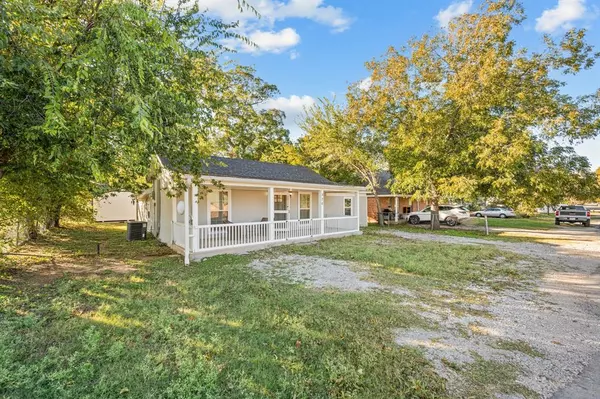 Paradise, TX 76073,528 Elm Street