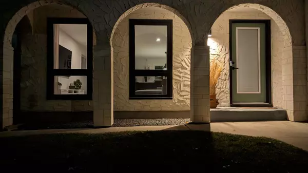 Calgary, AB T2J2H3,1240 Mapleglade CRES SE