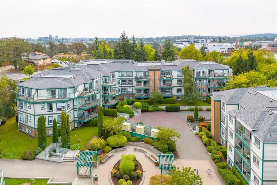 898 Vernon Ave #309, Saanich, BC V8X 2W6