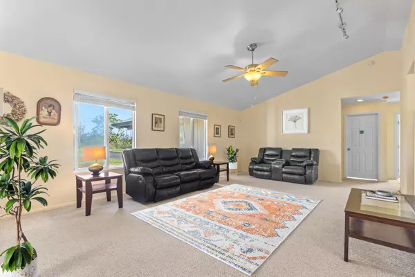 Keaau, HI 96749,15-1954 7TH AVE