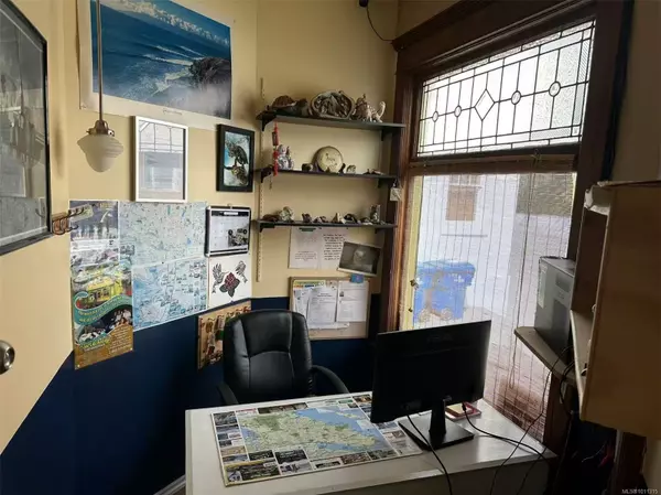 Victoria, BC V8W 2L4,1608 Quadra St