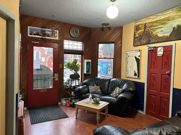 Victoria, BC V8W 2L4,1608 Quadra St