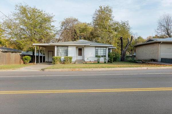 1213 S Lamar Street, Weatherford, TX 76086