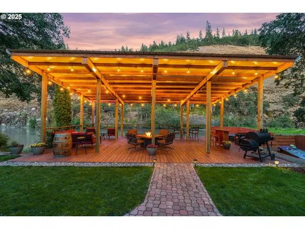 Klickitat, WA 98628,218 2ND ST