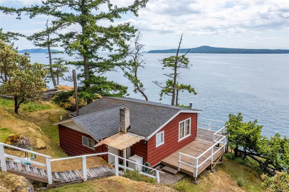 Pender Island, BC V0N 2M2,37177 Schooner Way