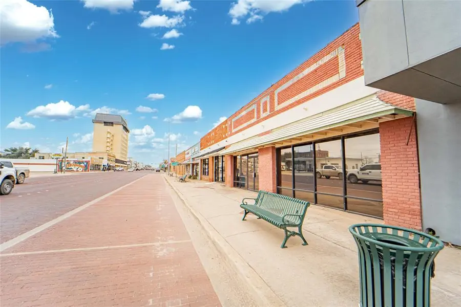 220 E Walker Street, Breckenridge, TX 76424