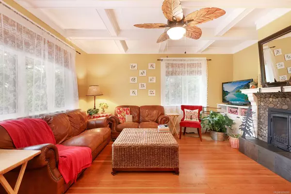 Courtenay, BC V9N 2M3,185 Duncan Ave