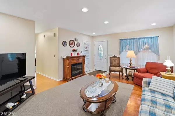 Rahway City, NJ 07065,71 Dukes Rd