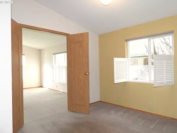 The Dalles, OR 97058,950 POMONA ST #126