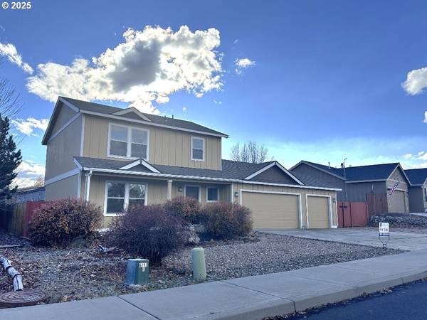 2428 SW KALAMA AVE, Redmond, OR 97756