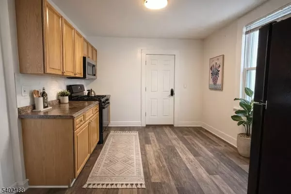 Montclair Twp., NJ 07042,9 Washington St #1