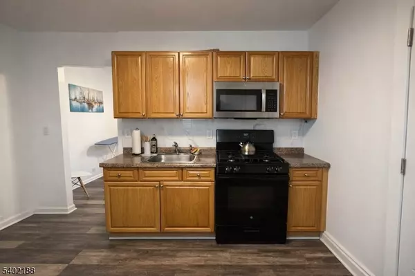 Montclair Twp., NJ 07042,9 Washington St #1