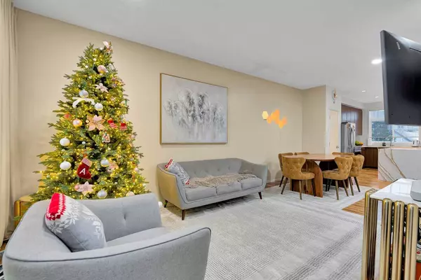 Calgary, AB T2Z 0L3,300 Copperstone CV SE