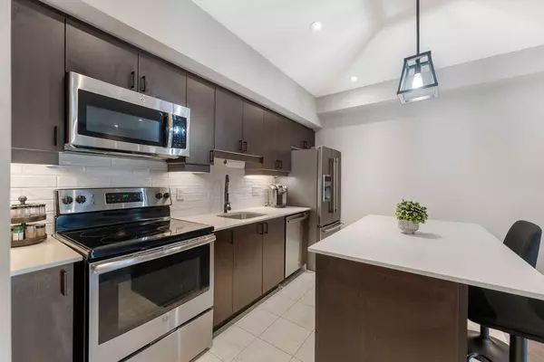 Barrie, ON L4N 9Y4,300 Essa RD #603