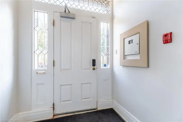 Hamilton, ON L8P 1T3,21 Bold ST