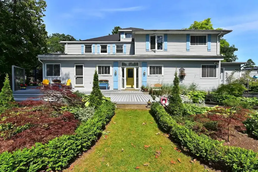 136 12 O'clock Point RD, Quinte West, ON K0K 1L0