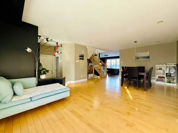 Barrhaven, ON K2G 6Z8,40 Huntcliff PL