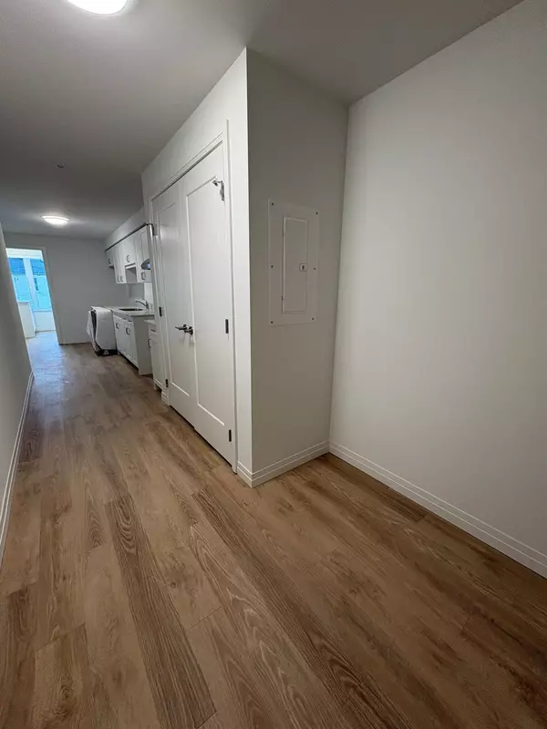 London East, ON N6B 2M1,351 Hill ST #220