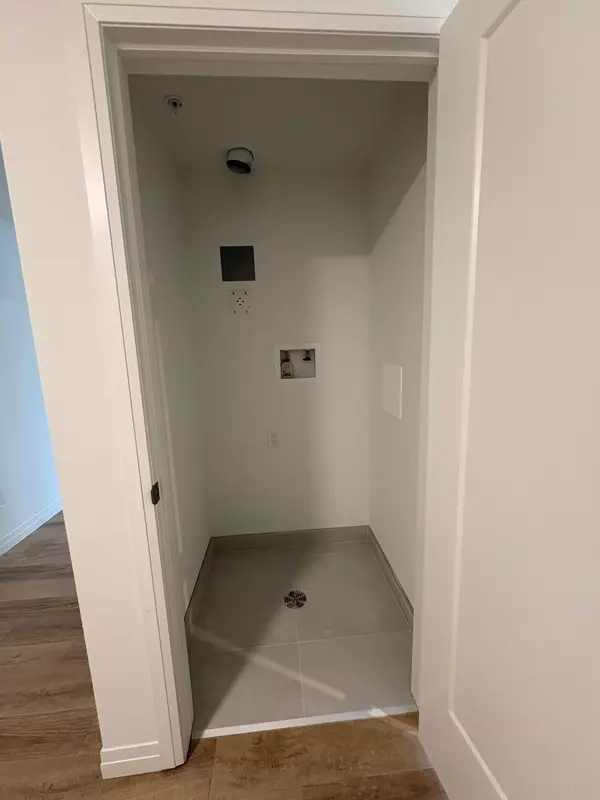 London East, ON N6B 2M1,351 Hill ST #220