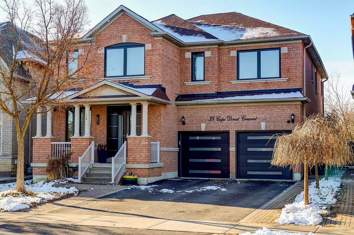 Brampton, ON L6R 3L2,38 Cape Dorset CRES