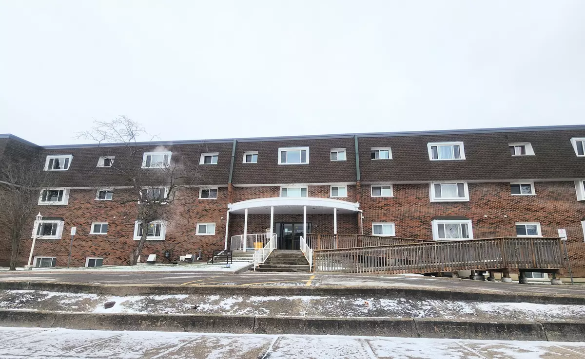 Brockville, ON K6V 6K7,845 Kyle CT #409