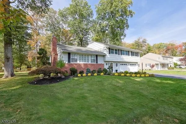 Florham Park Boro, NJ 07932,3 Pierson Ln