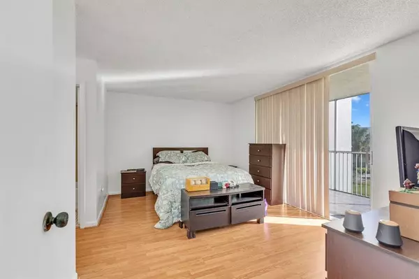 Margate, FL 33063,6850 Royal Palm Blvd #G 208