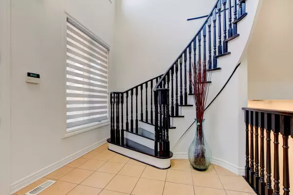 Brampton, ON L6R 3L2,38 Cape Dorset CRES