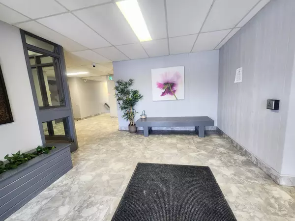 Brockville, ON K6V 6K7,845 Kyle CT #409