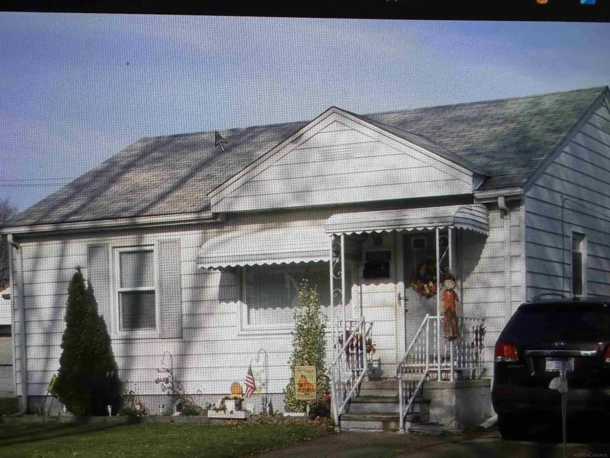 Center Line, MI 48015,8091 Helen ST