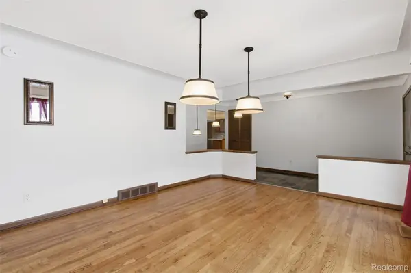 Troy, MI 48085,6525 Norton DR